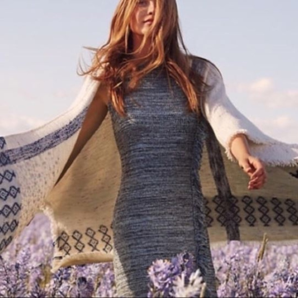 ⭐️HP⭐️ Holding Horses Blue Fringed Sleeveless